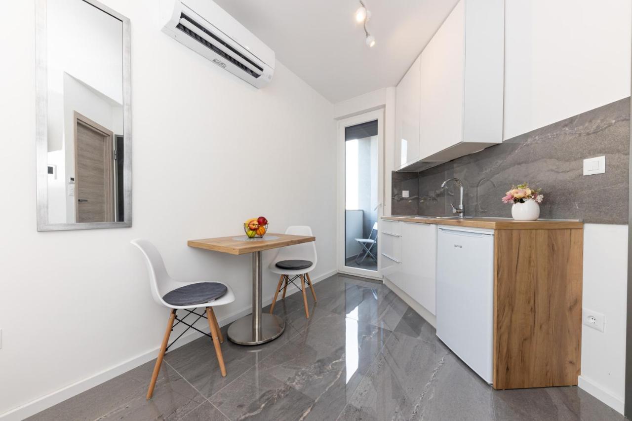 New Studio For 2, Free Private Garage Spot, Wi-Fi, 200 M From Mall Of Split Eksteriør bilde