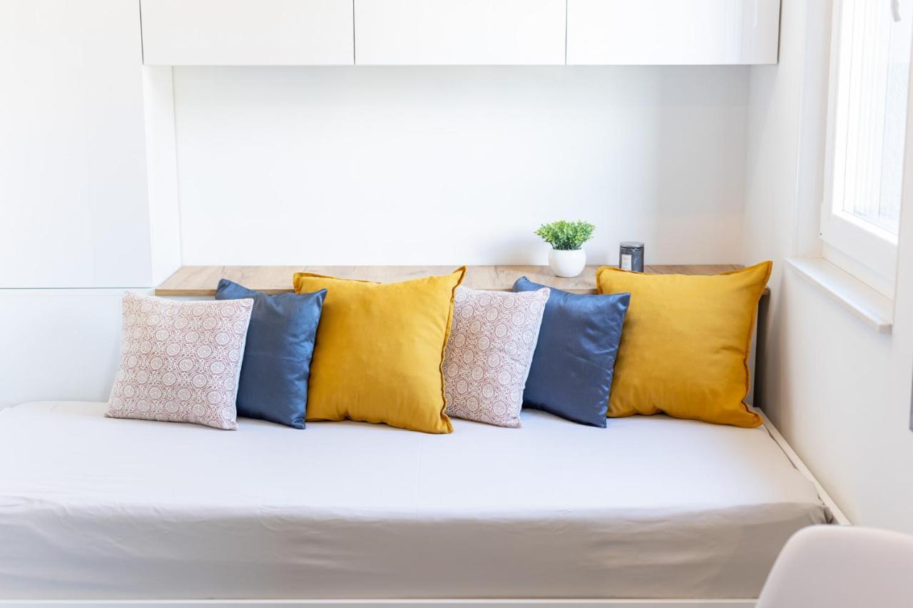 New Studio For 2, Free Private Garage Spot, Wi-Fi, 200 M From Mall Of Split Eksteriør bilde