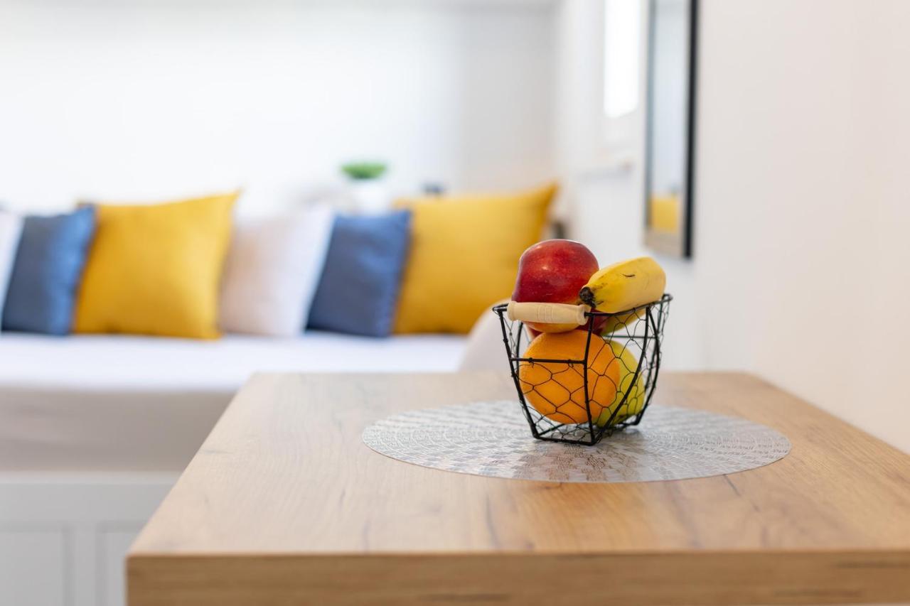 New Studio For 2, Free Private Garage Spot, Wi-Fi, 200 M From Mall Of Split Eksteriør bilde