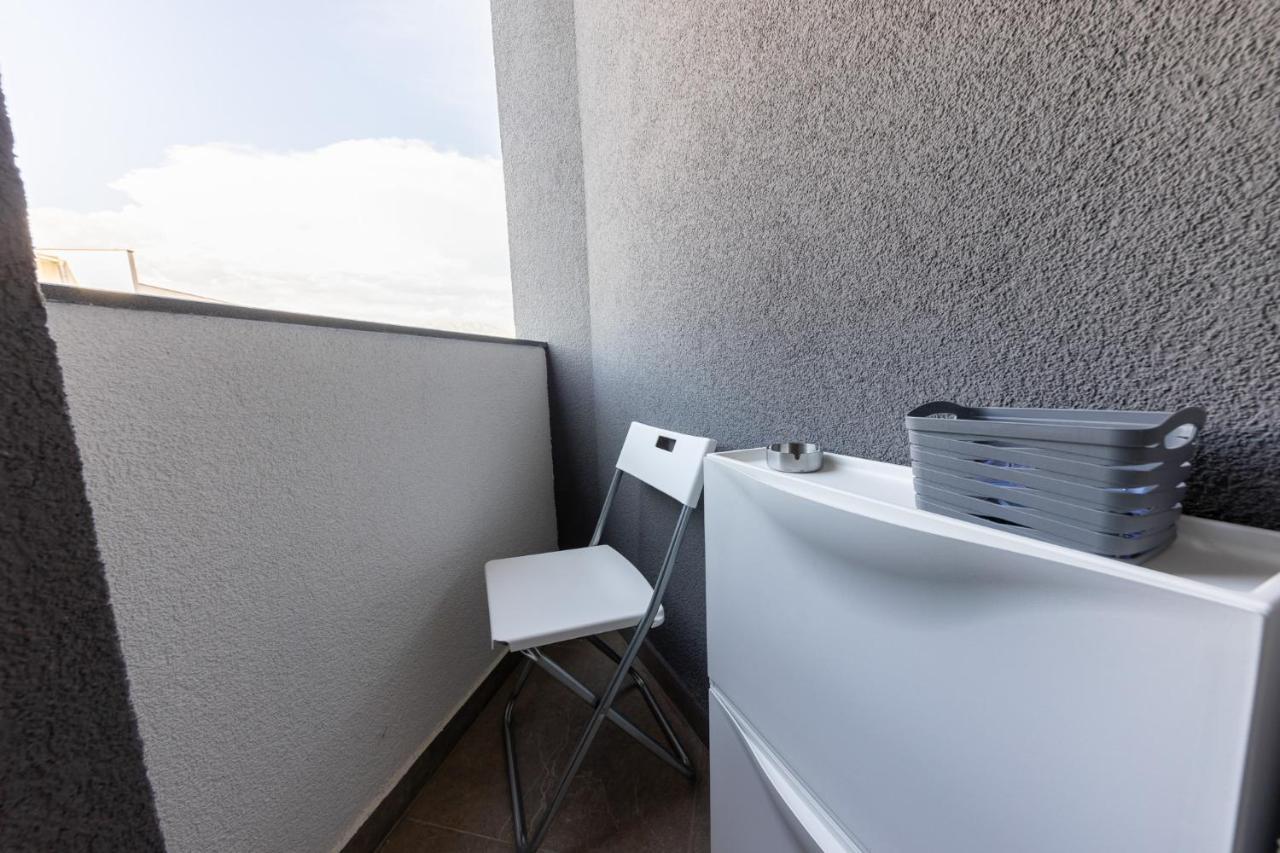 New Studio For 2, Free Private Garage Spot, Wi-Fi, 200 M From Mall Of Split Eksteriør bilde