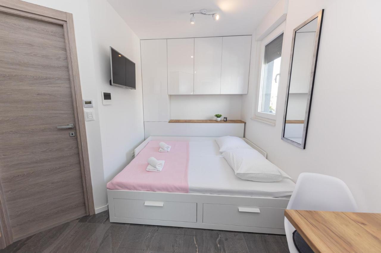 New Studio For 2, Free Private Garage Spot, Wi-Fi, 200 M From Mall Of Split Eksteriør bilde